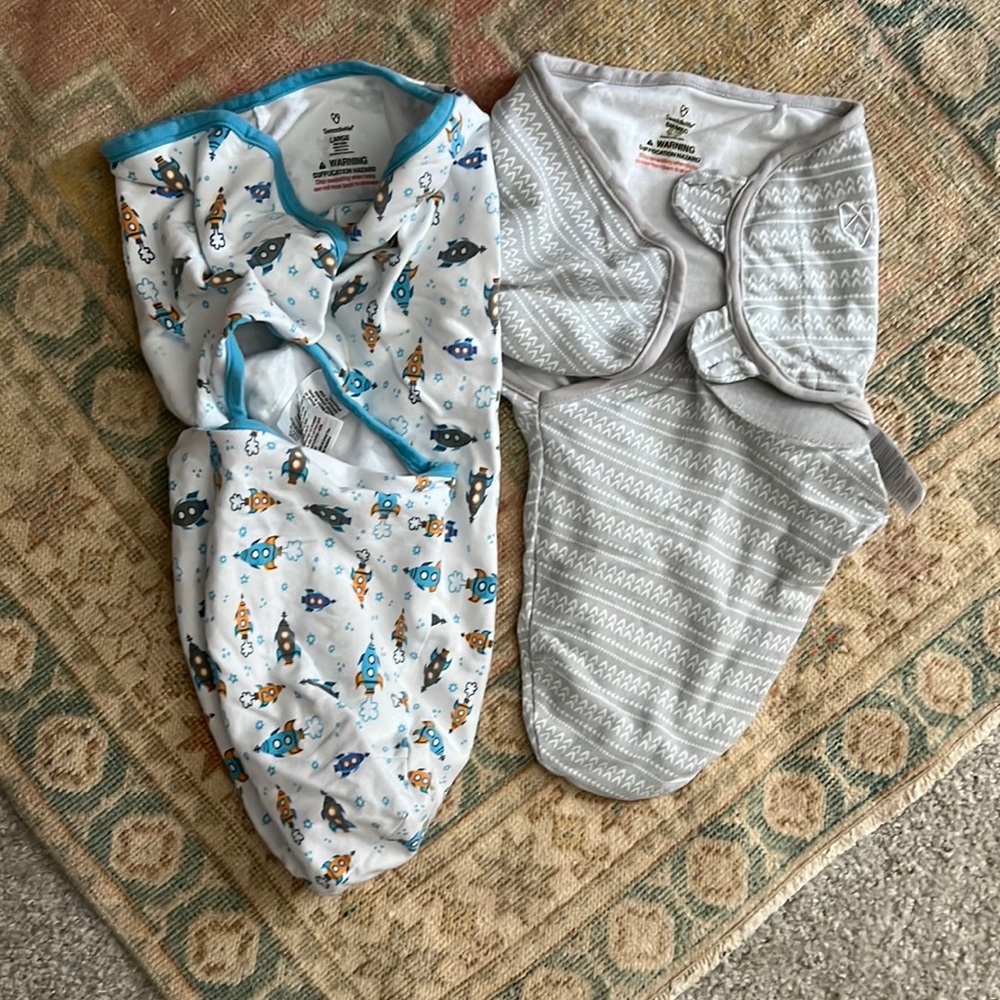 Set of two Swaddle Me baby Velcro wraps